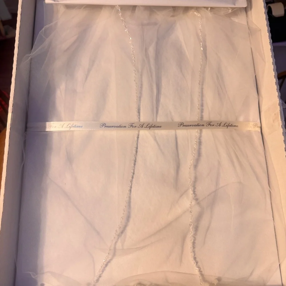 Bead and Pearl Trimmed Chapel Length Veil Davids bridal unopened from Davids bri - Picture 9 of 12